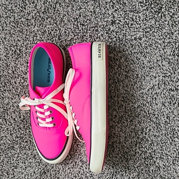 SeaVees Legend sneaker. Women's. Size 7 1/2.  Hot pink neoprene. - Picture 2 of 4